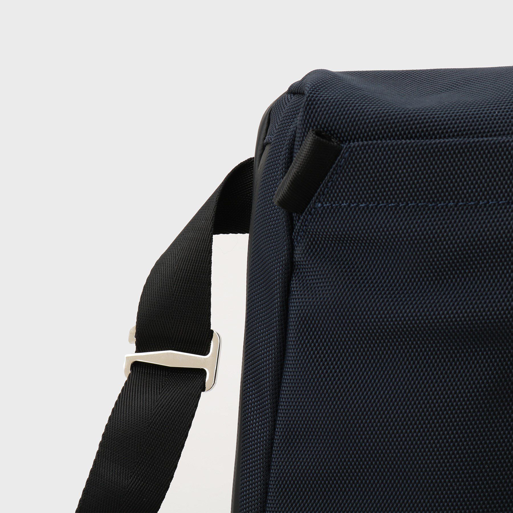 TAKEO KIKUCHI「【A4サイズ／横型】エクスパンドショルダー（L）」|ショルダー・メッセンジャー|