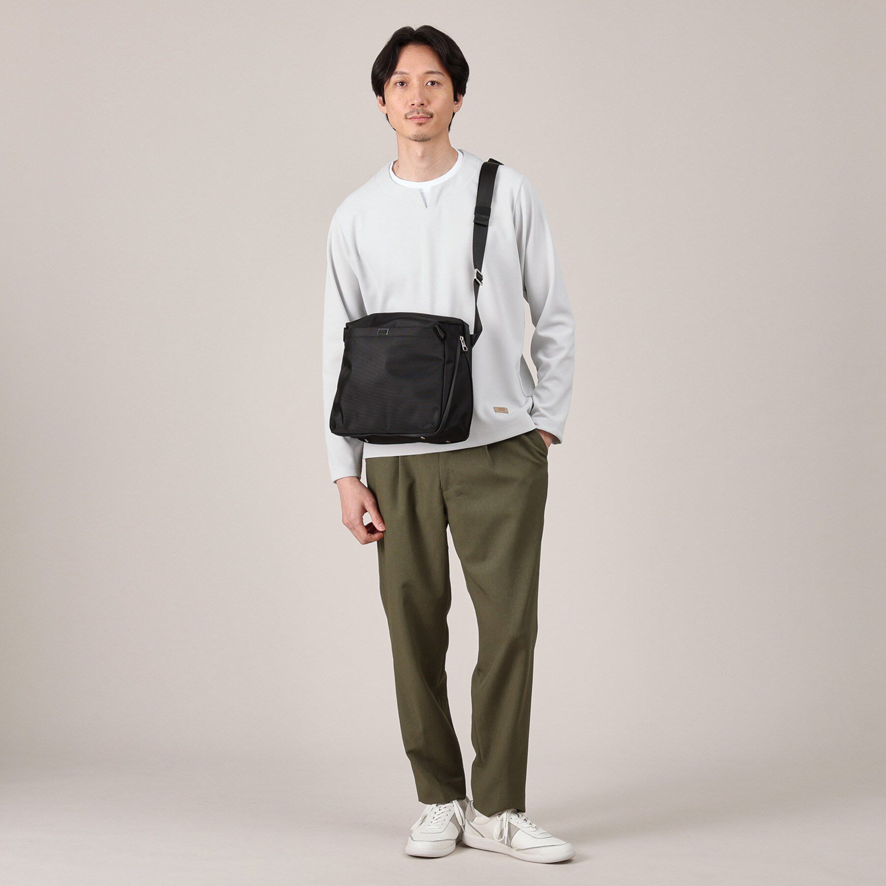 TAKEO KIKUCHI「【A4サイズ／横型】エクスパンドショルダー（L）」|ショルダー・メッセンジャー|