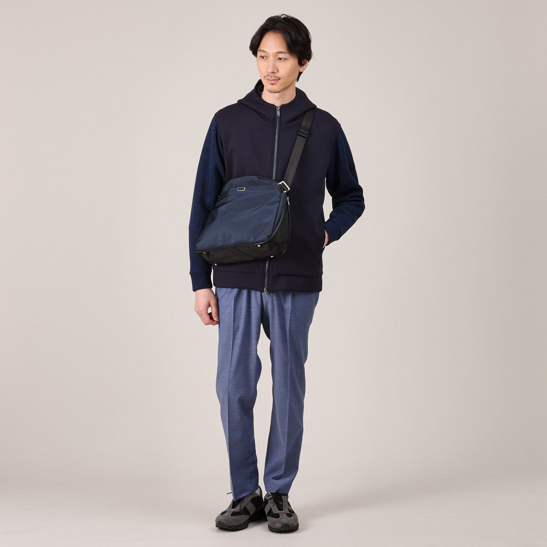 TAKEO KIKUCHI「【A4サイズ／横型】エクスパンドショルダー（L）」|ショルダー・メッセンジャー|