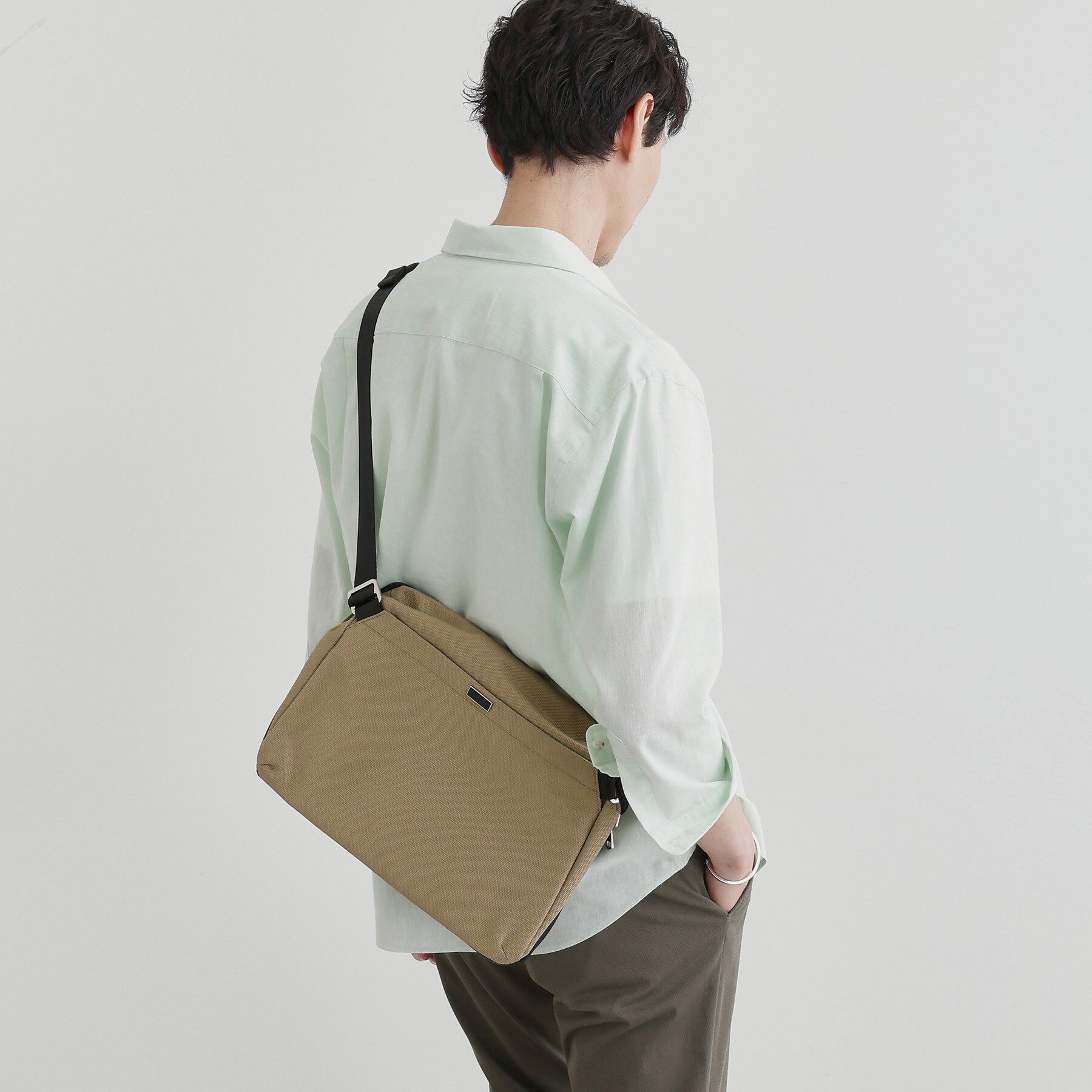 TAKEO KIKUCHI「【A4サイズ／横型】エクスパンドショルダー（L）」|ショルダー・メッセンジャー|