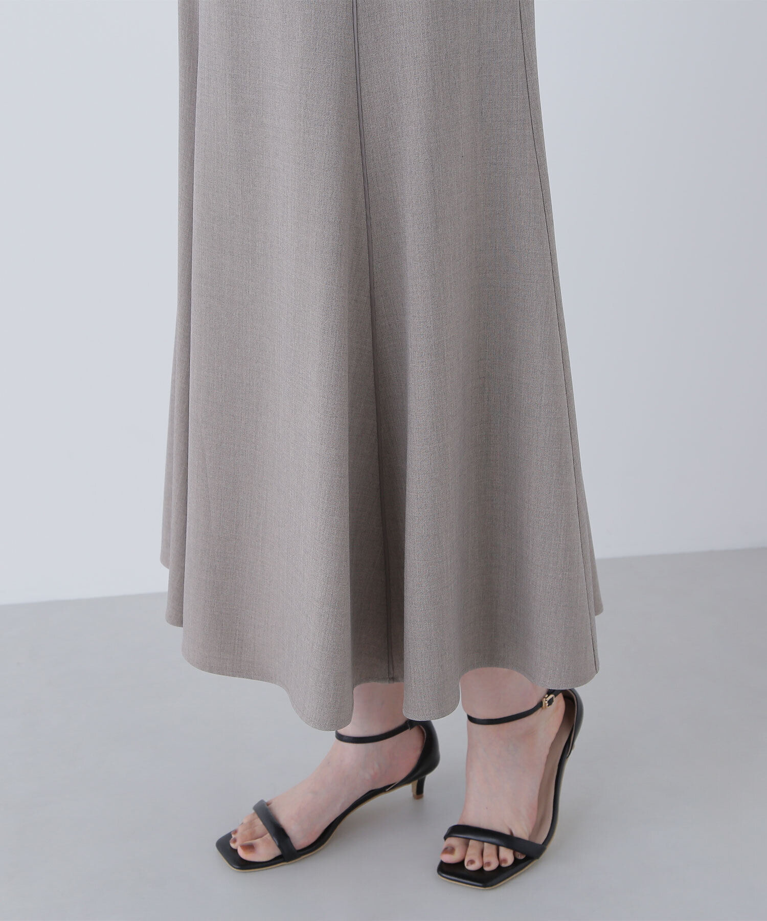  「サテンパイピングフレアスカート」|スカート|