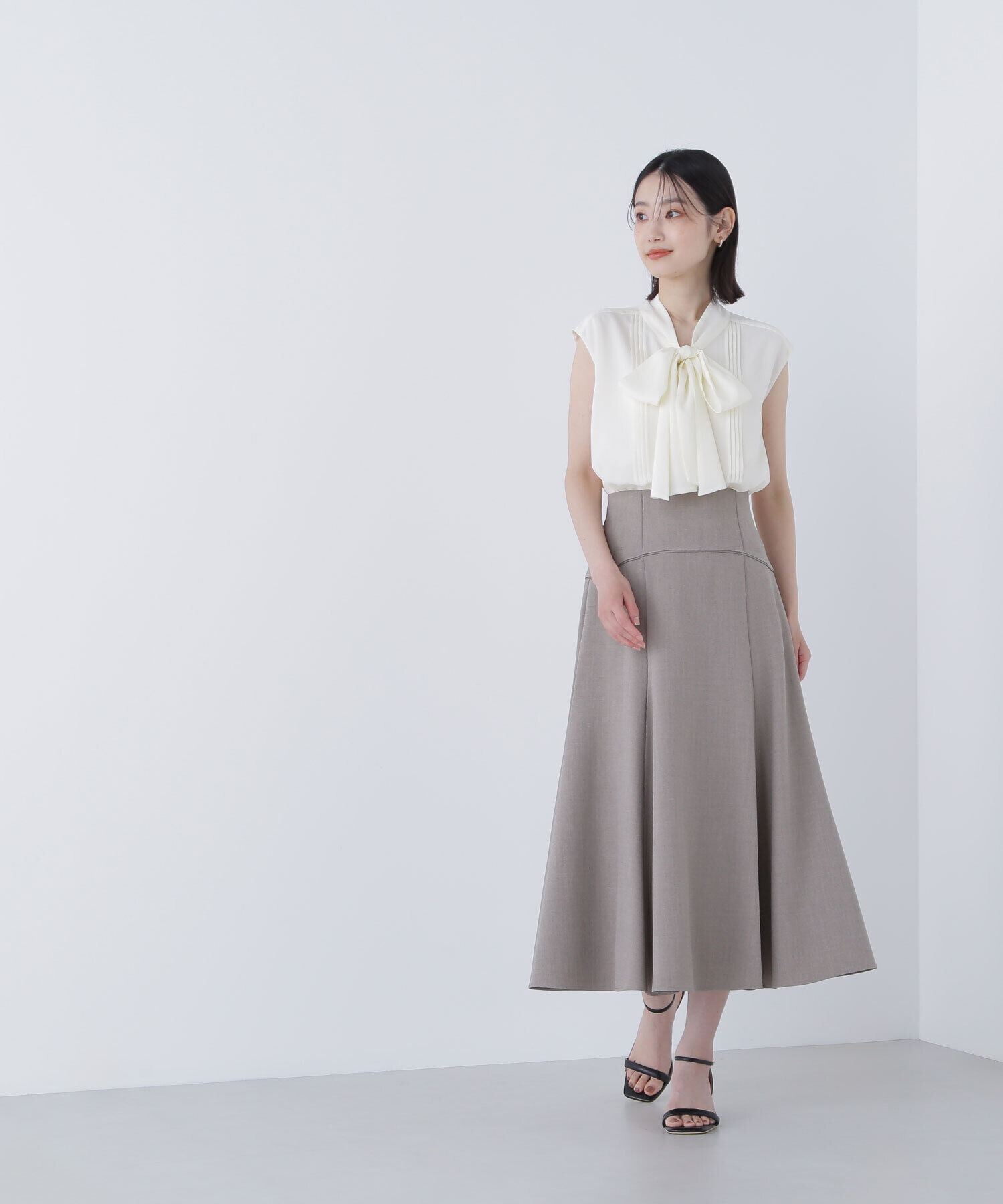  「サテンパイピングフレアスカート」|スカート|