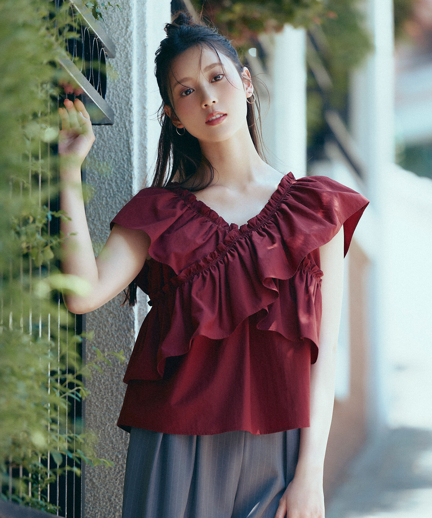 「クロスフリルギャザーブラウス」|シャツ・ブラウス|バーガンディ1