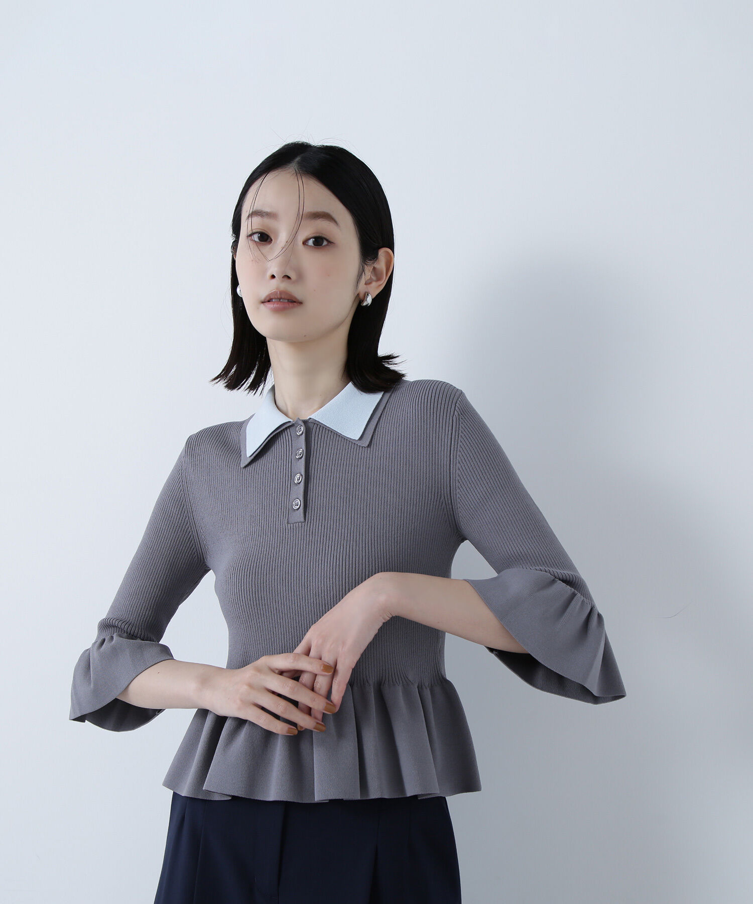  「ダブルカラーペプラムニット」|ニット・セーター|グレー&times;ブル  2