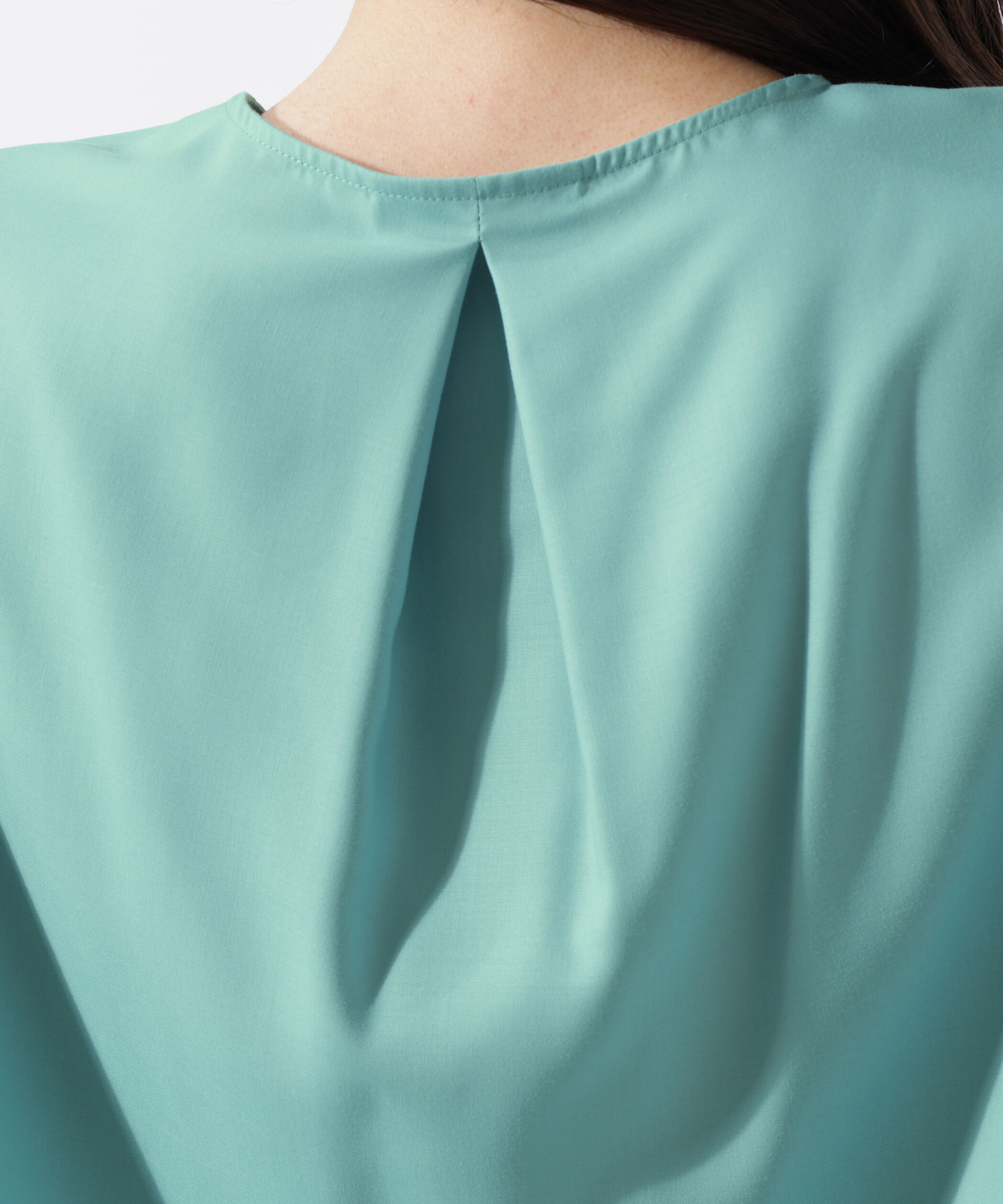  「メタルボタンクルーネックタックブラウス」|シャツ・ブラウス|