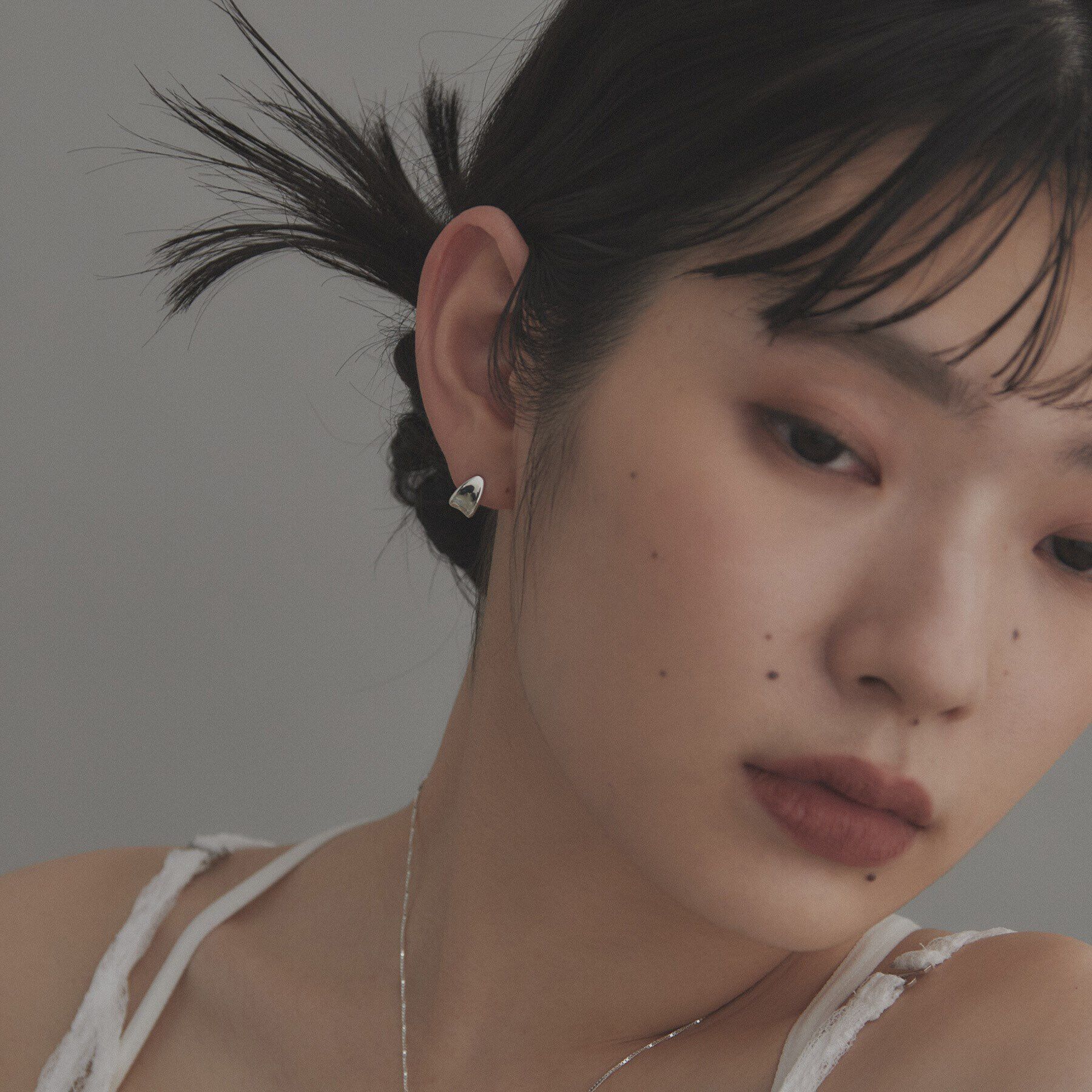 COCOSHNIK ONKITSCH「シルバー スモールフープ ホロウピアス」|ピアス|