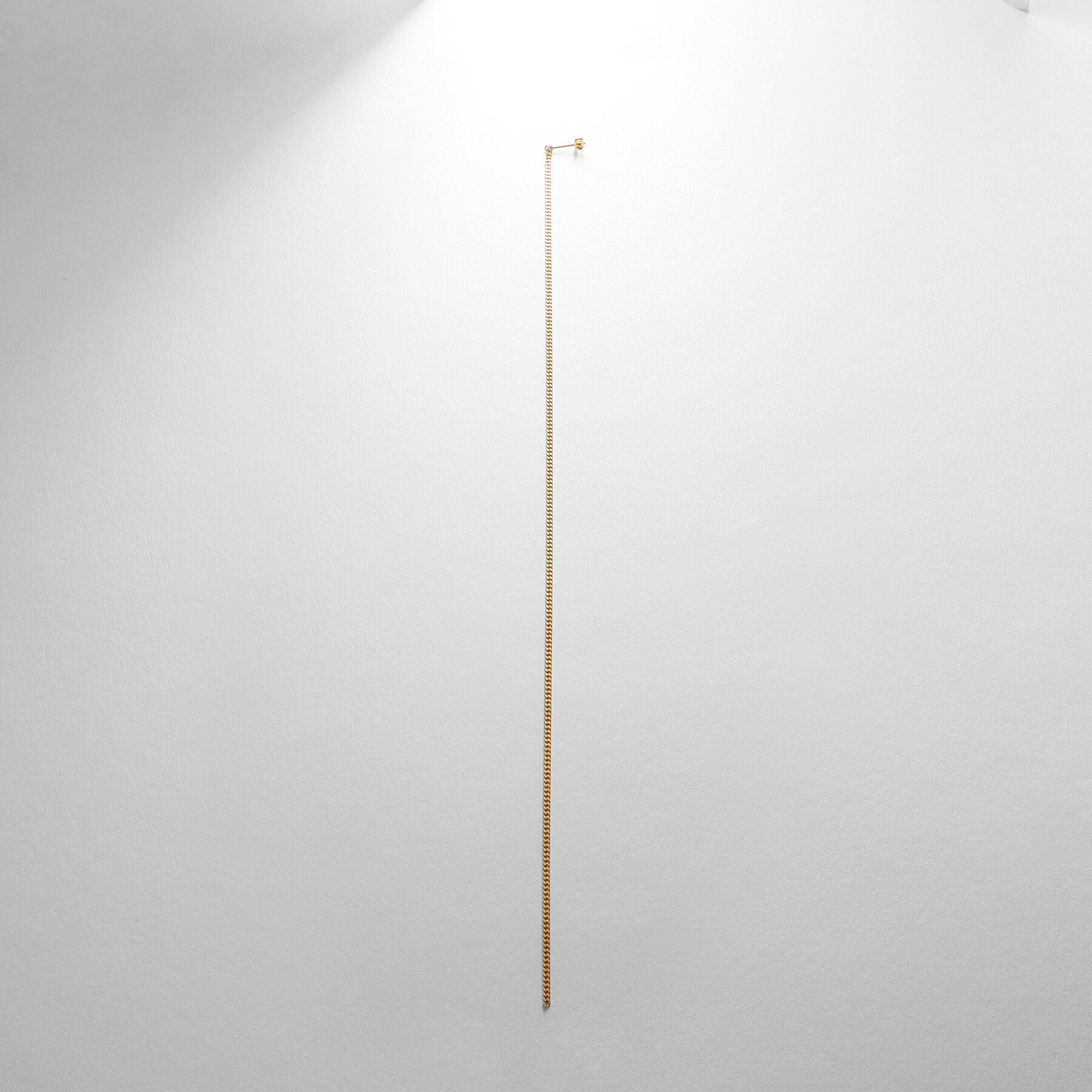 COCOSHNIK ONKITSCH「シルバー チェーンピアス フラットカーブロング（片耳用） GP」|ピアス|