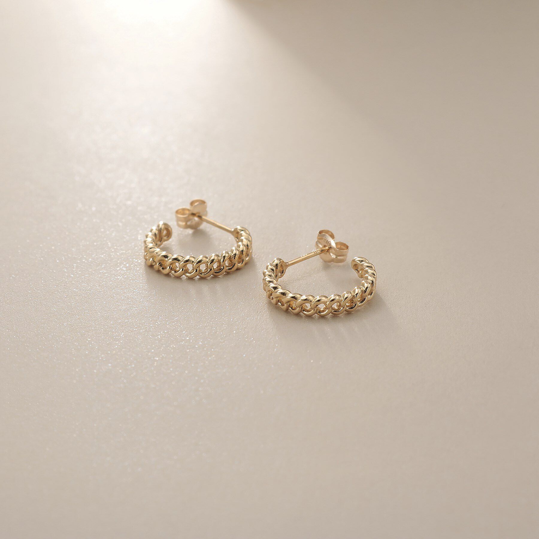 COCOSHNIK「K10キヘイフープ スタッドピアス」|ピアス|イエローゴールド(1