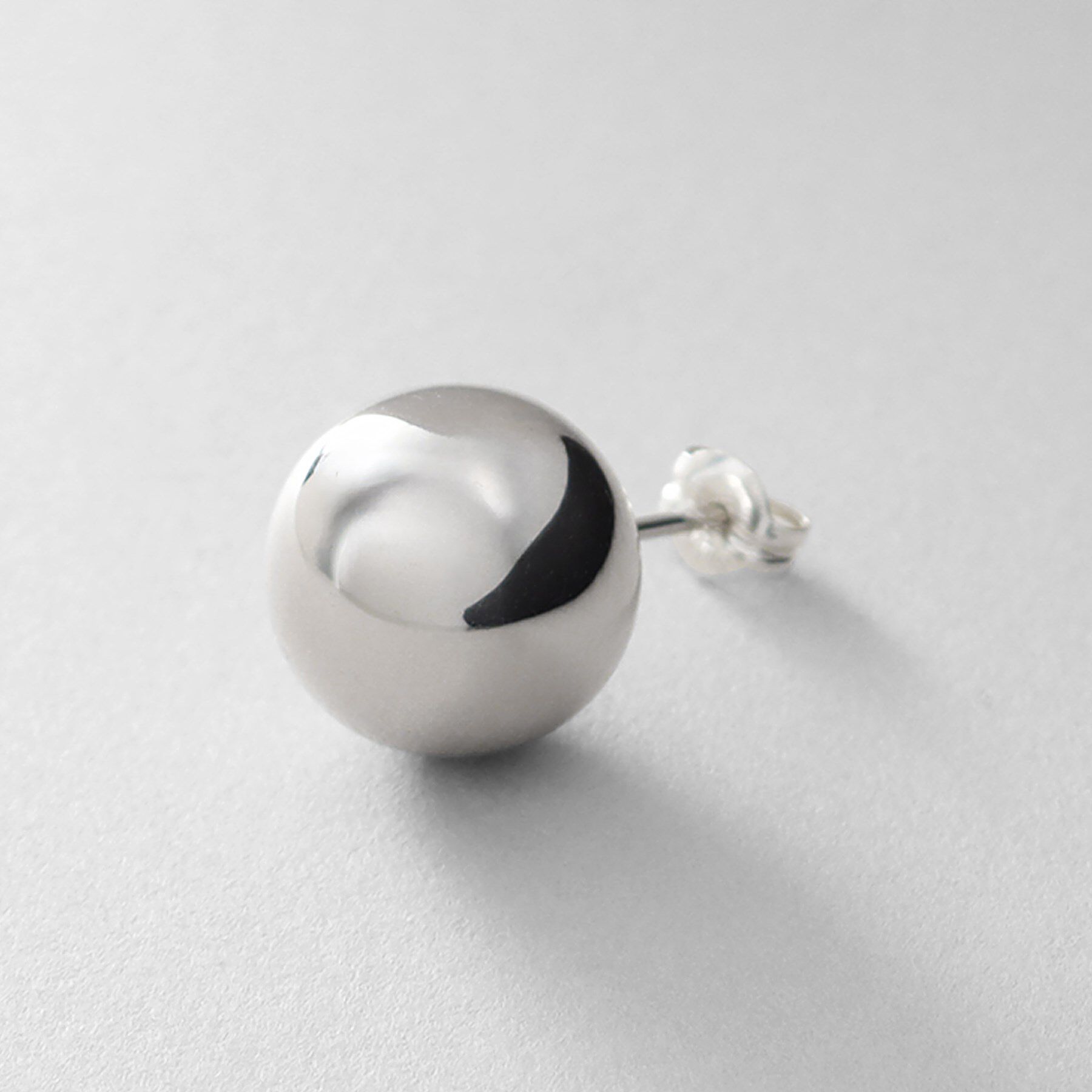 COCOSHNIK ONKITSCH「シルバー ホロウピアス ボールスタッドM」|ピアス|