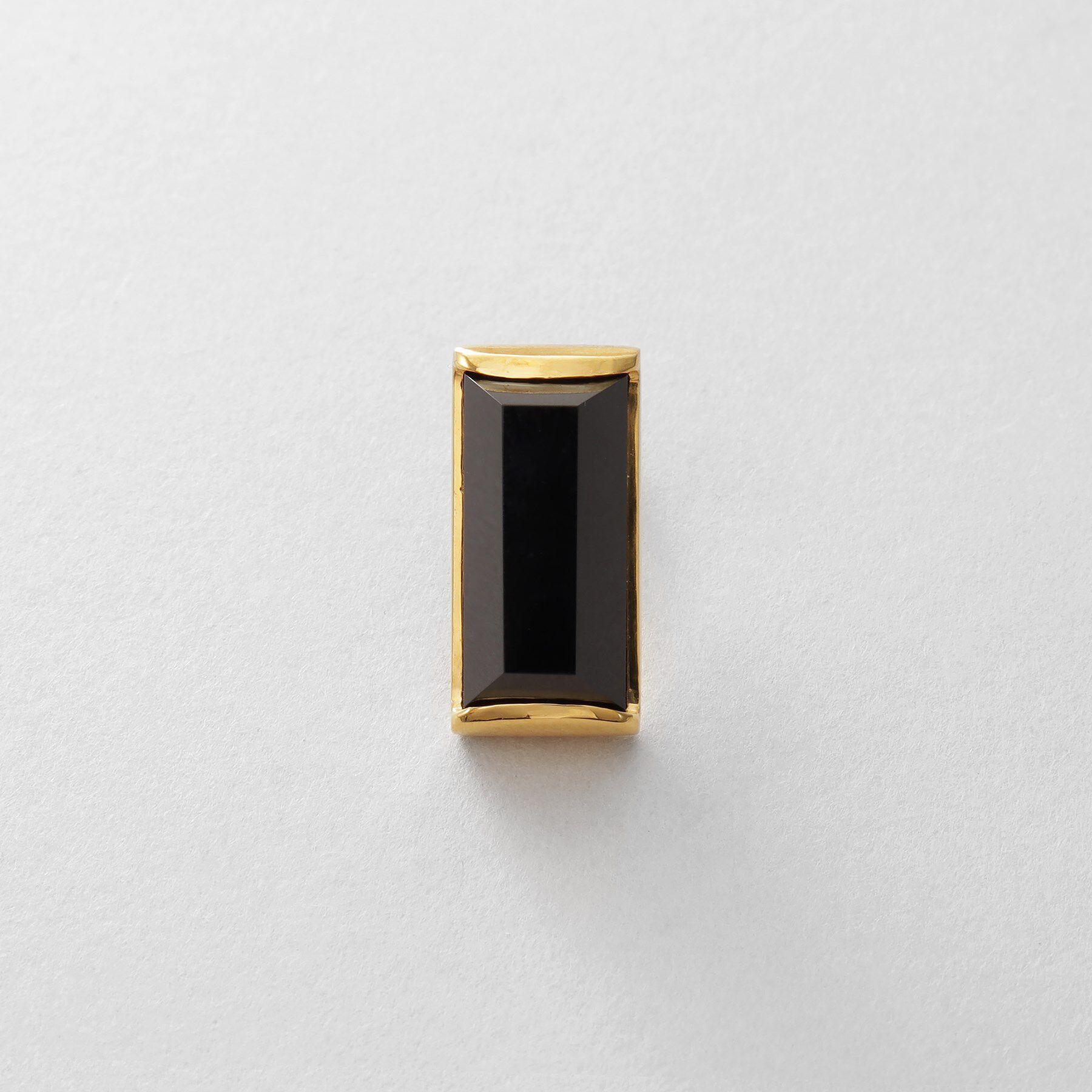 COCOSHNIK ONKITSCH「シルバー オニキス バケットカットスタッドピアス GP」|ピアス|