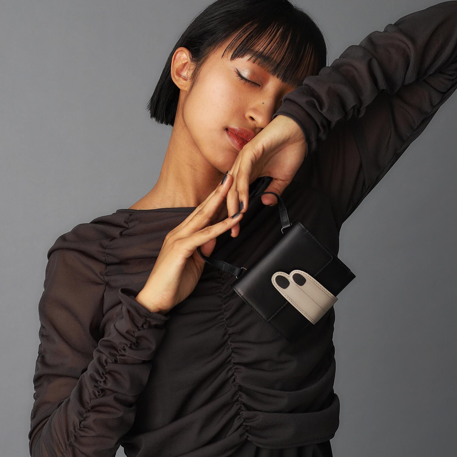 HIROKO HAYASHI「LEO NECESSARIO（レオ ネチェサリオ）持ち手付き財布」|財布|