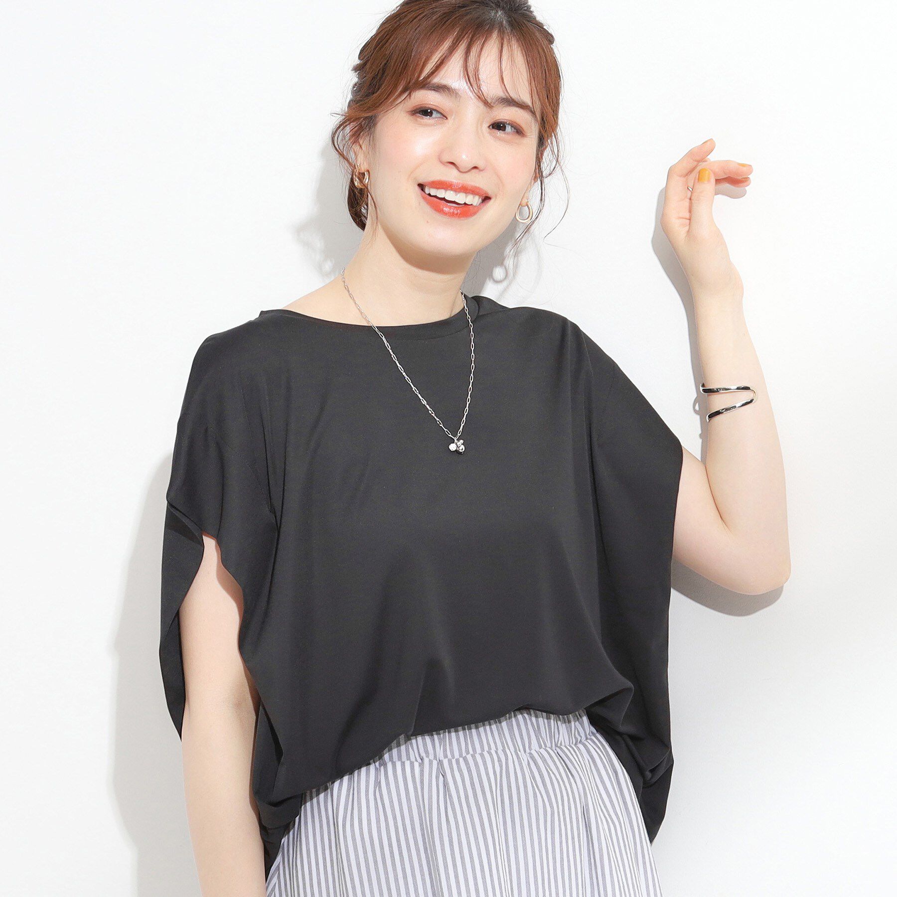 SHOO･LA･RUE「【S-LL/ひんやり/UV】二の腕をきれいにカバー ショルダータックトップス」|Tシャツ・カットソー|ブラック(019)