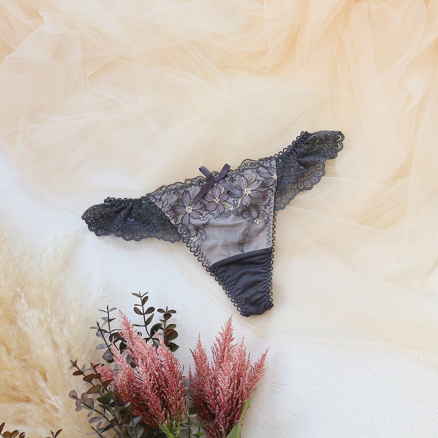 Risa Magli「メイヤ Tバックショーツ」|インナー|グレー(010)