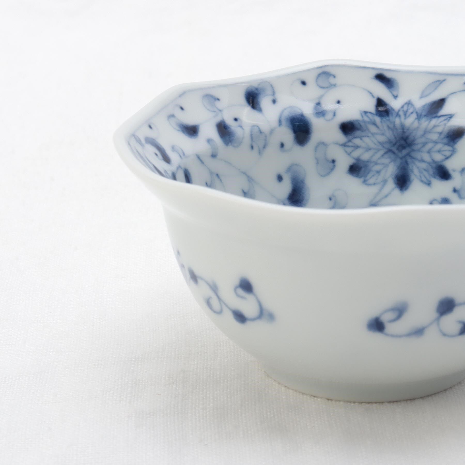 212 KITCHEN STORE「藍凛堂 八角珍味鉢 菊唐草」|食器・キッチングッズ|