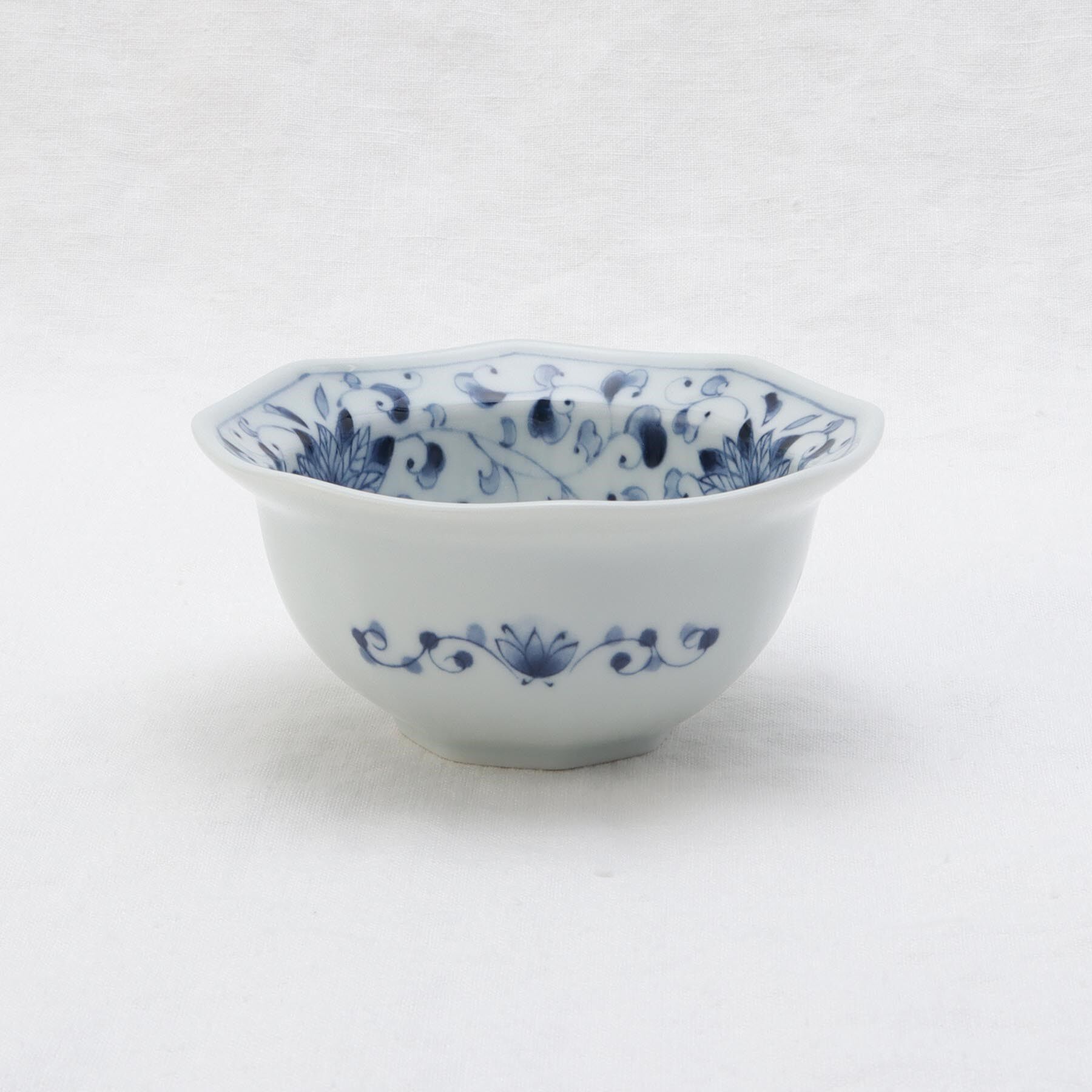 212 KITCHEN STORE「藍凛堂 八角小鉢 菊唐草」|食器・キッチングッズ|