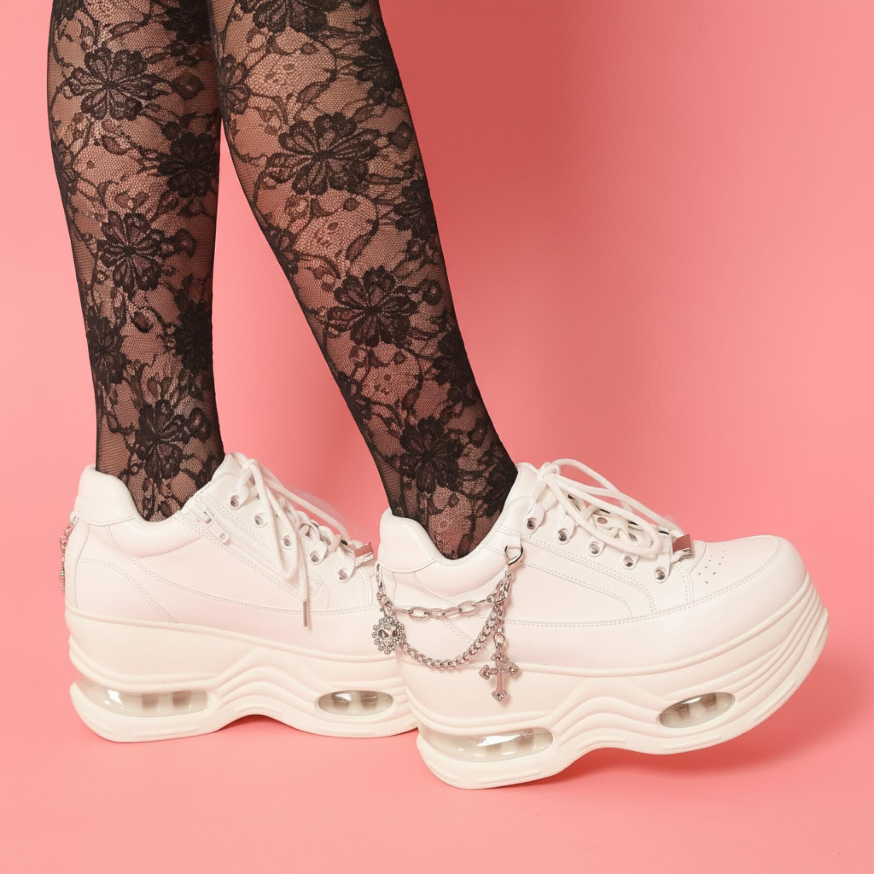 csT&P「十字架チェーン付き厚底スニーカー」|スニーカー|