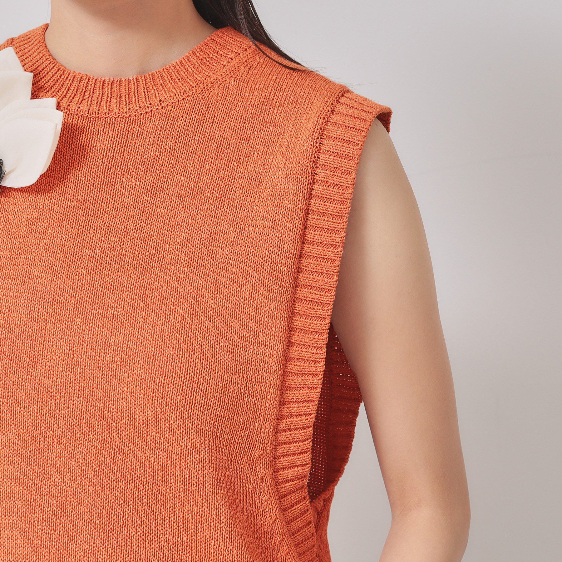 SunaUna「【オリエンタルモチーフ／コサージュ付き】レイヤードニット」|ベスト・ジレ|