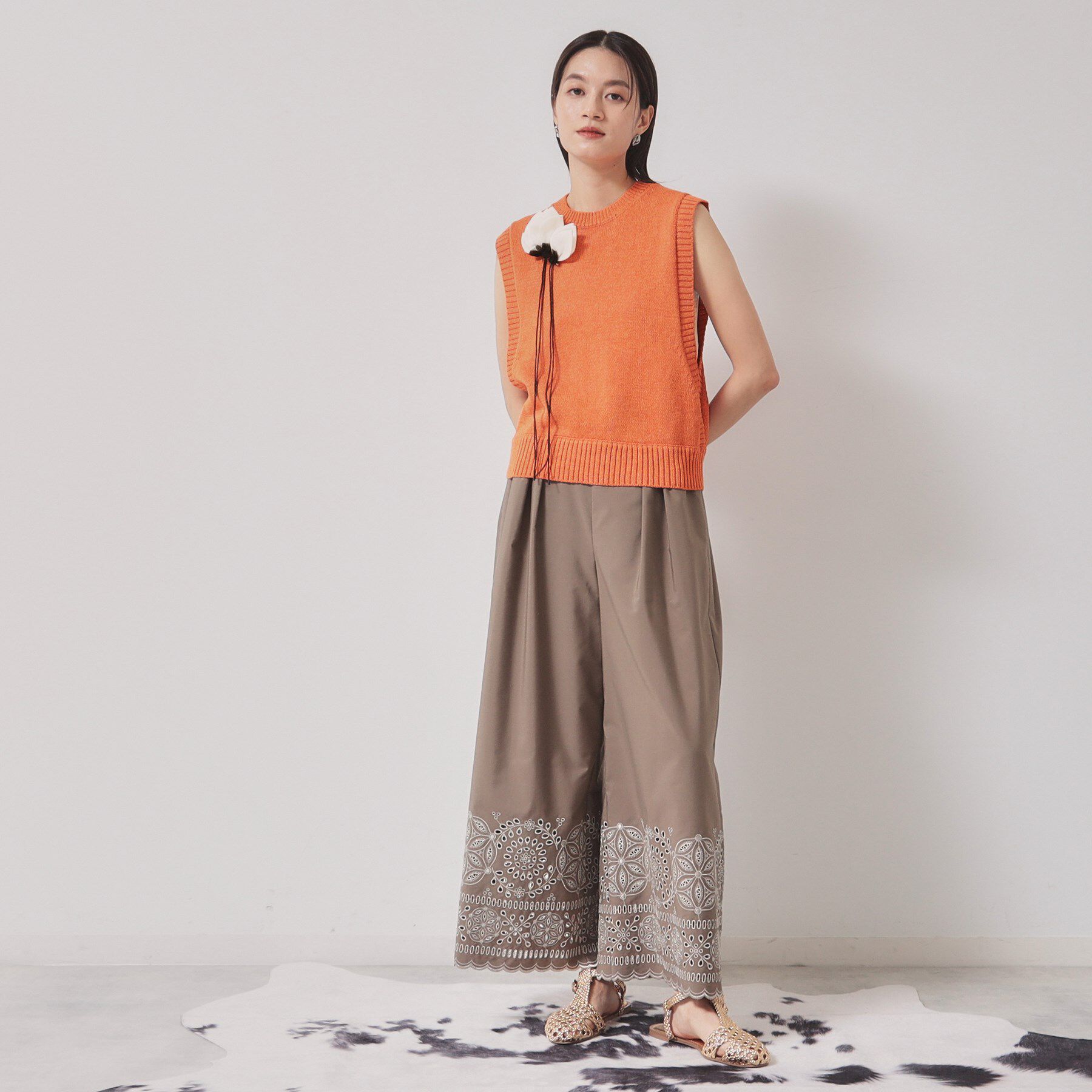 SunaUna「【オリエンタルモチーフ／コサージュ付き】レイヤードニット」|ベスト・ジレ|