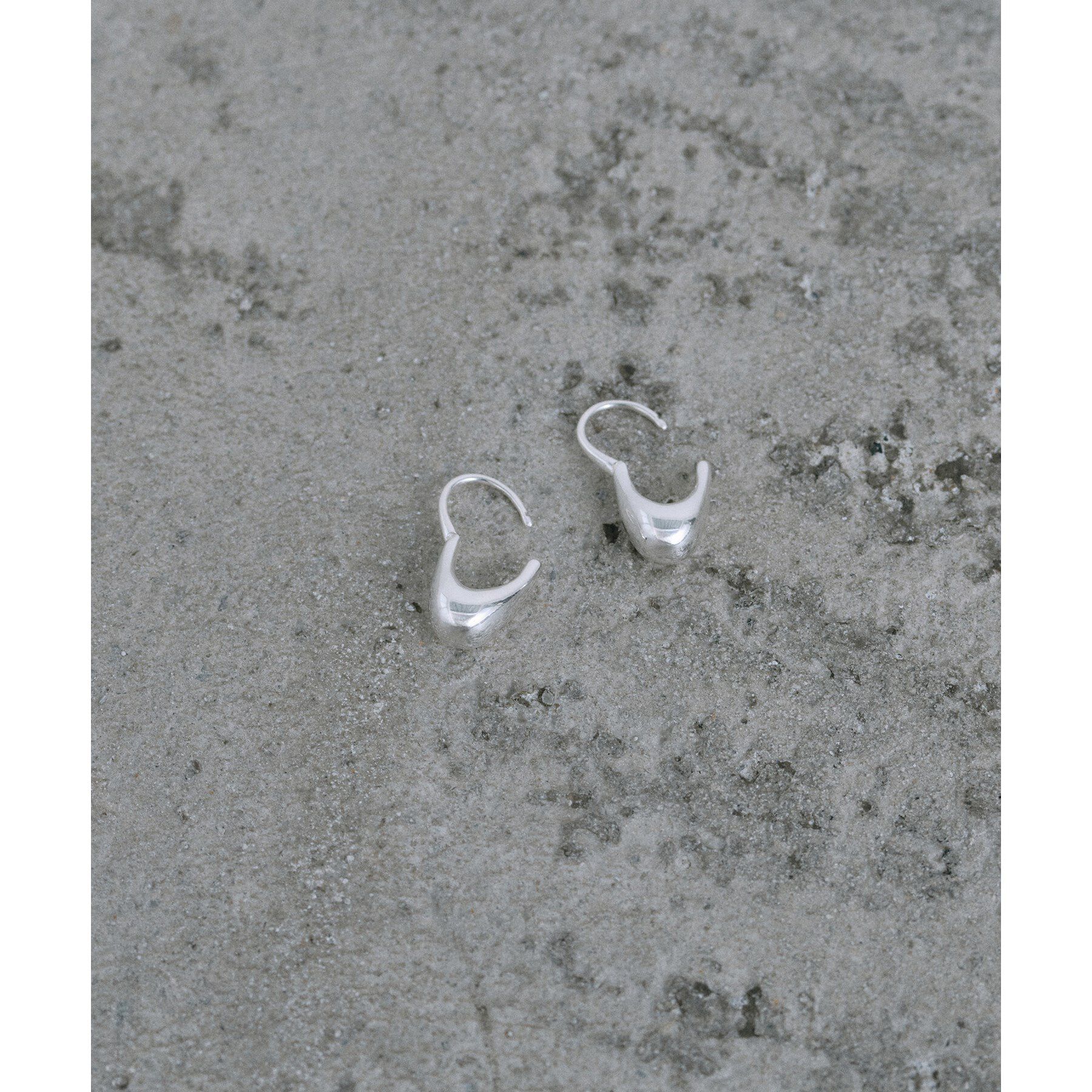 CODE A「Otiumberg．｜Drop Hoops」|ピアス|