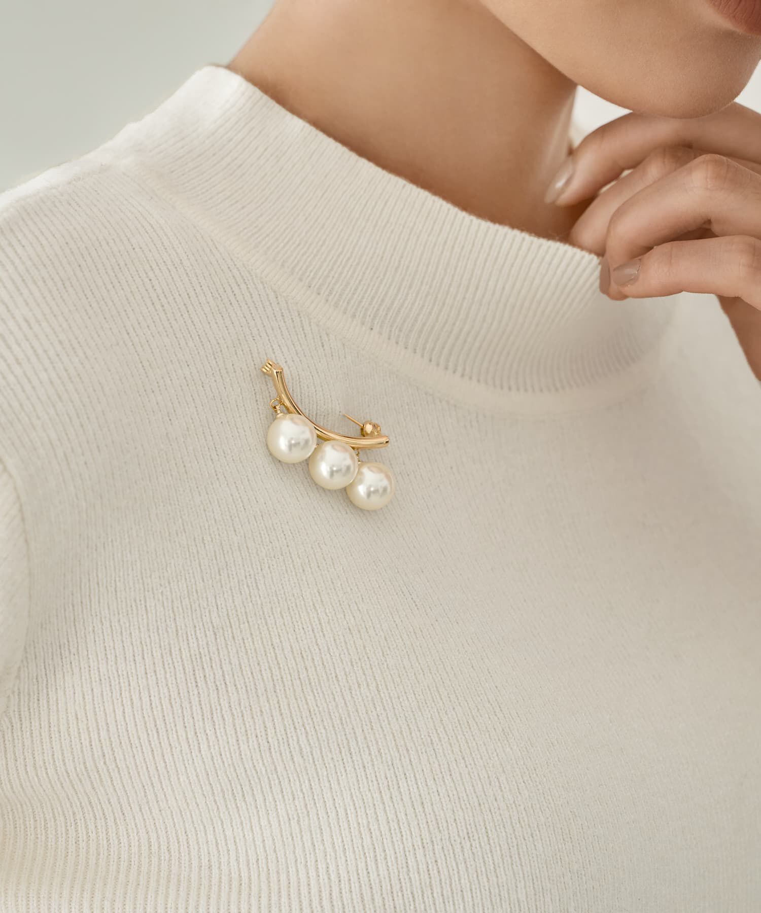 STYLE DELI「トリプルパールピンブローチ」|ブローチ・コサージュ|