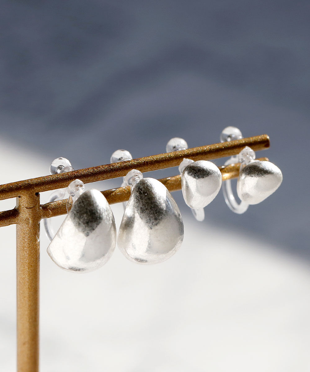colleca la「ノンホール・しずく樹脂イヤリングセット」|イヤリング|シルバー