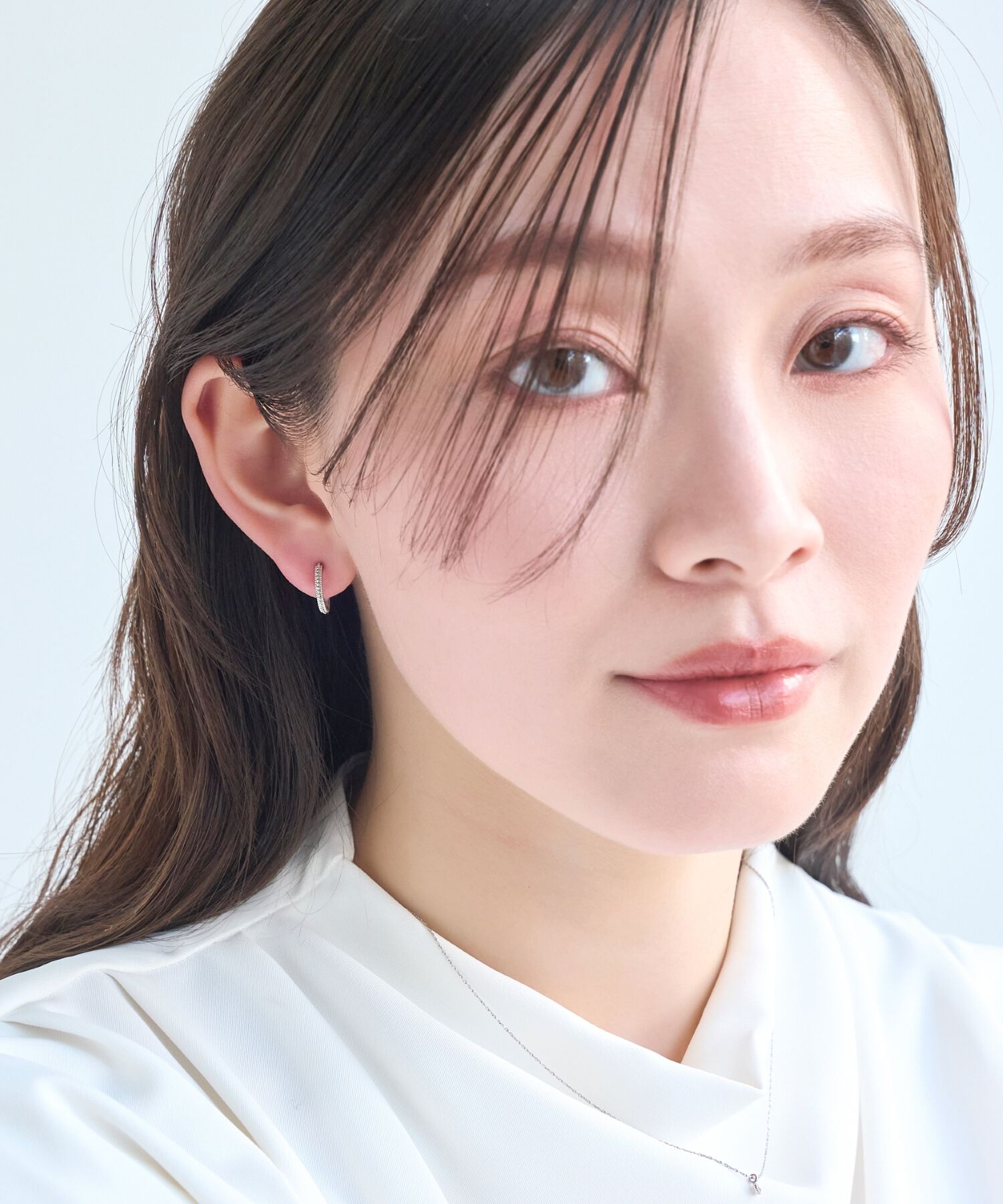 Phoebe「【金属アレルギー対応/痛くないシリーズ】グリッターメタルライトフィットイヤリング　シルバー」|イヤリング|