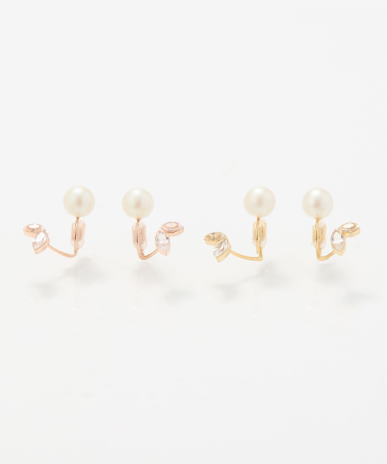 Phoebe「【痛くないシリーズ】リッチリーフビジューパールフロートライトフィットイヤリング　シャンパンゴールド」|イヤリング|