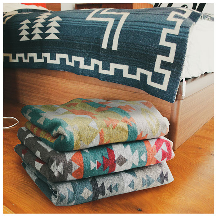 BACKYARD FAMILY「ブランケット ひざ掛け 厚手 通販 おしゃれ モコモコ ボア 裏ボア ふわふわ キリム」|ブランケット|