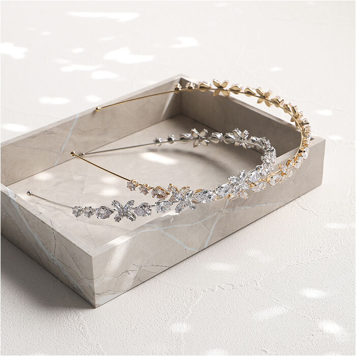 BACKYARD FAMILY「RORA カチューシャ 細め 通販 ローラ エイヴァ ヘッドドレス ヘアアクセサリー 髪飾り」|その他|