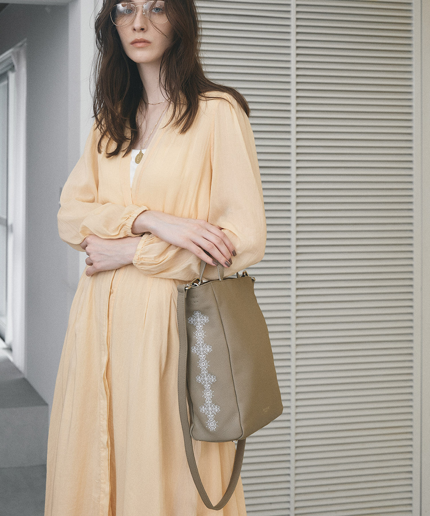 TOPKAPI TREASURE「【TREASURE TOPKAPI】シュリンクレザー レース 刺しゅう ショルダー付 トートバッグ」|トートバッグ|