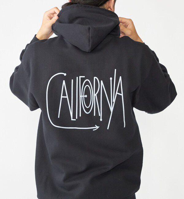 SHIPS「【SHIPS別注】THE DAY ON THE BEACH: プリント ジップ パーカー」|パーカー|