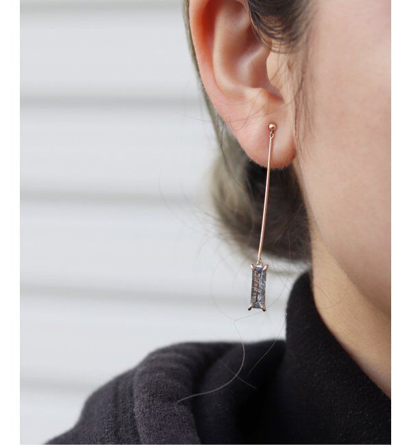  「K10・ブラックルチルクォーツ スクエアストーン ピアス(両耳)」|ピアス|