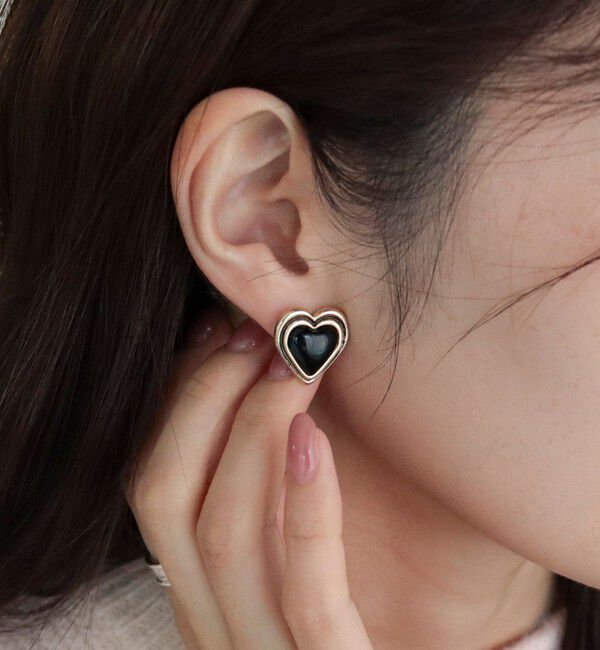 fredy emue「アンティーク調BKハートピアス」|ピアス|ゴールド
