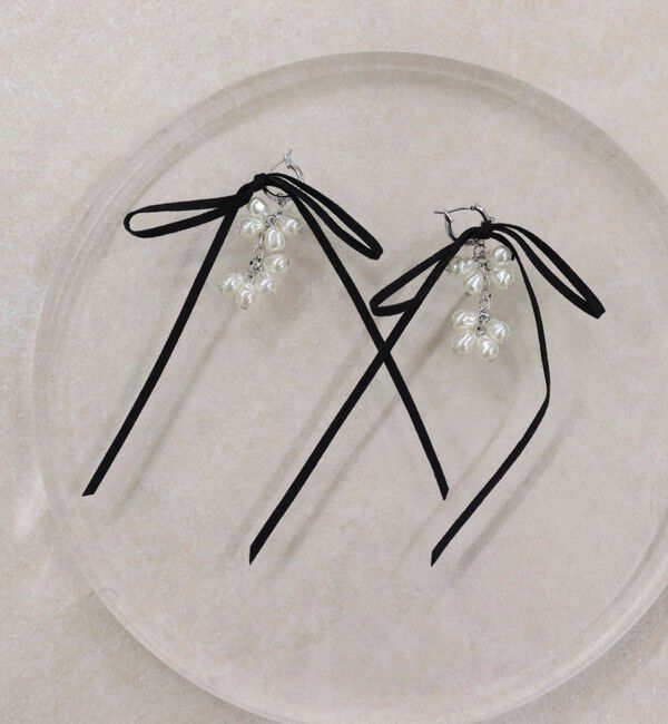 fredy emue「粒パールリボンピアス」|ピアス|
