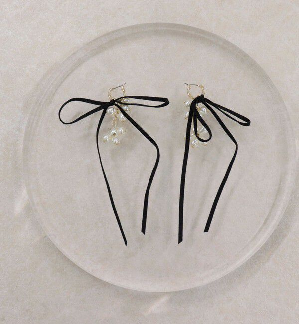 fredy emue「粒パールリボンピアス」|ピアス|