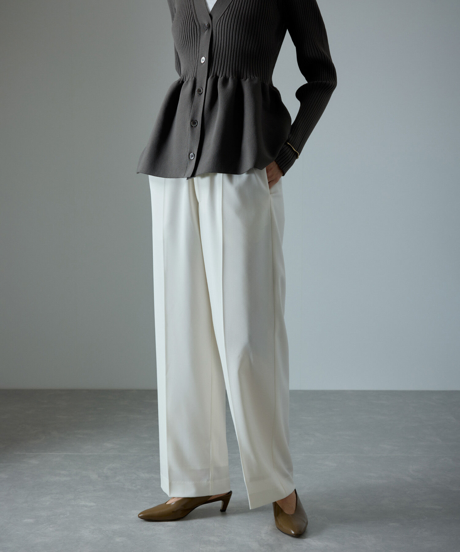 SALON adam et rope'「[追加]イージーリラックスストレートパンツ2/スラックス【接触冷感・UVケア・洗える】」|その他|ホワイト(10)