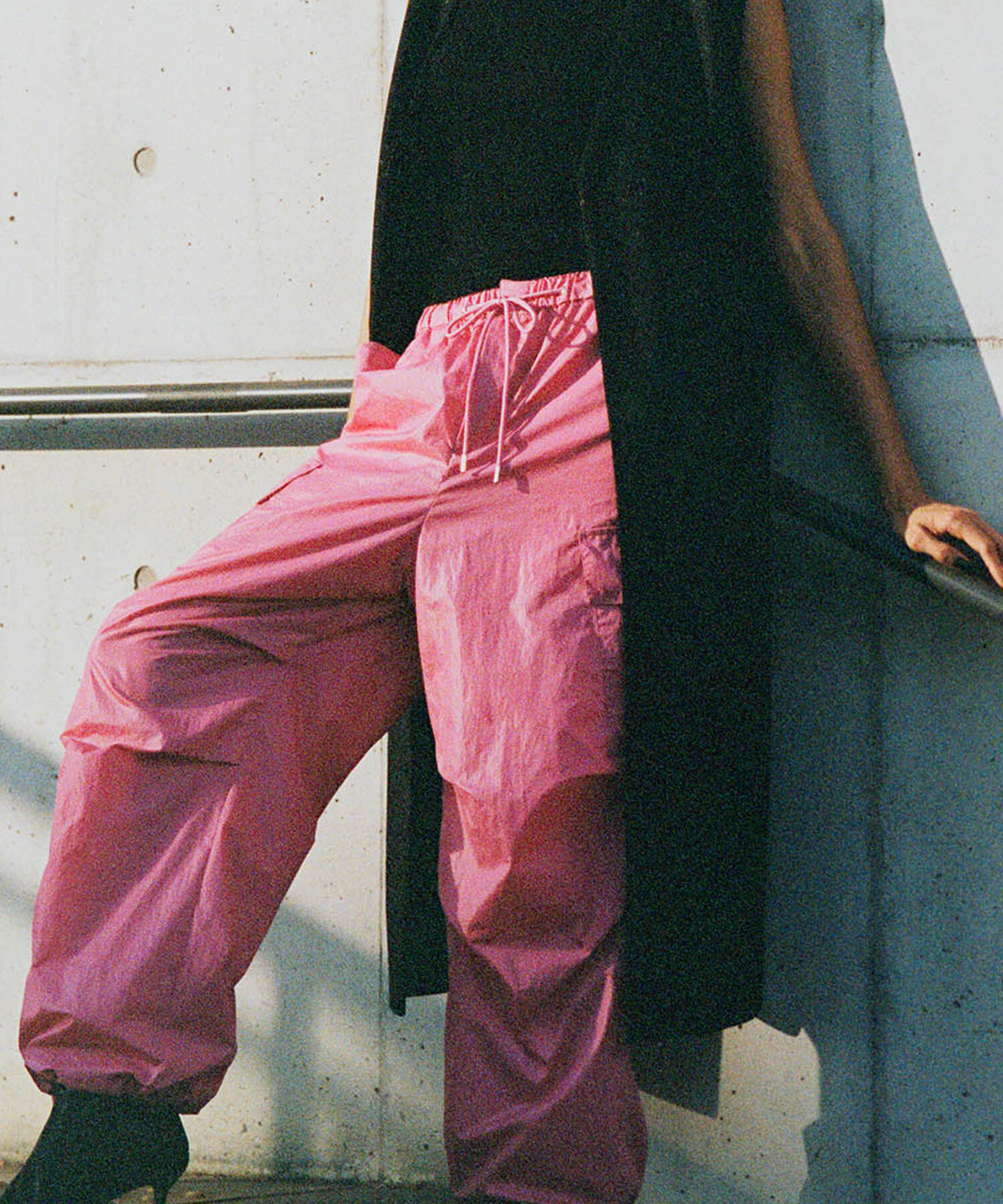 ROPE「【MLB COLLECTION BY JUN】ナイロンパラシュートパンツ」|カーゴ|ピンク(63)