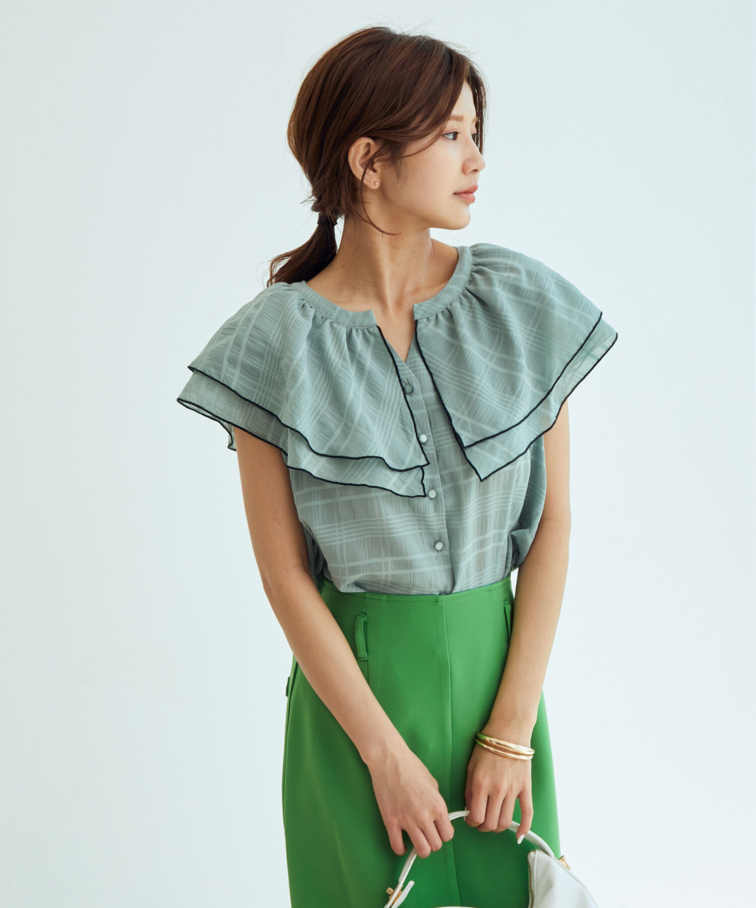 VIS「【WEB限定】ラッフルフリル配色メローブラウス」|シャツ・ブラウス|