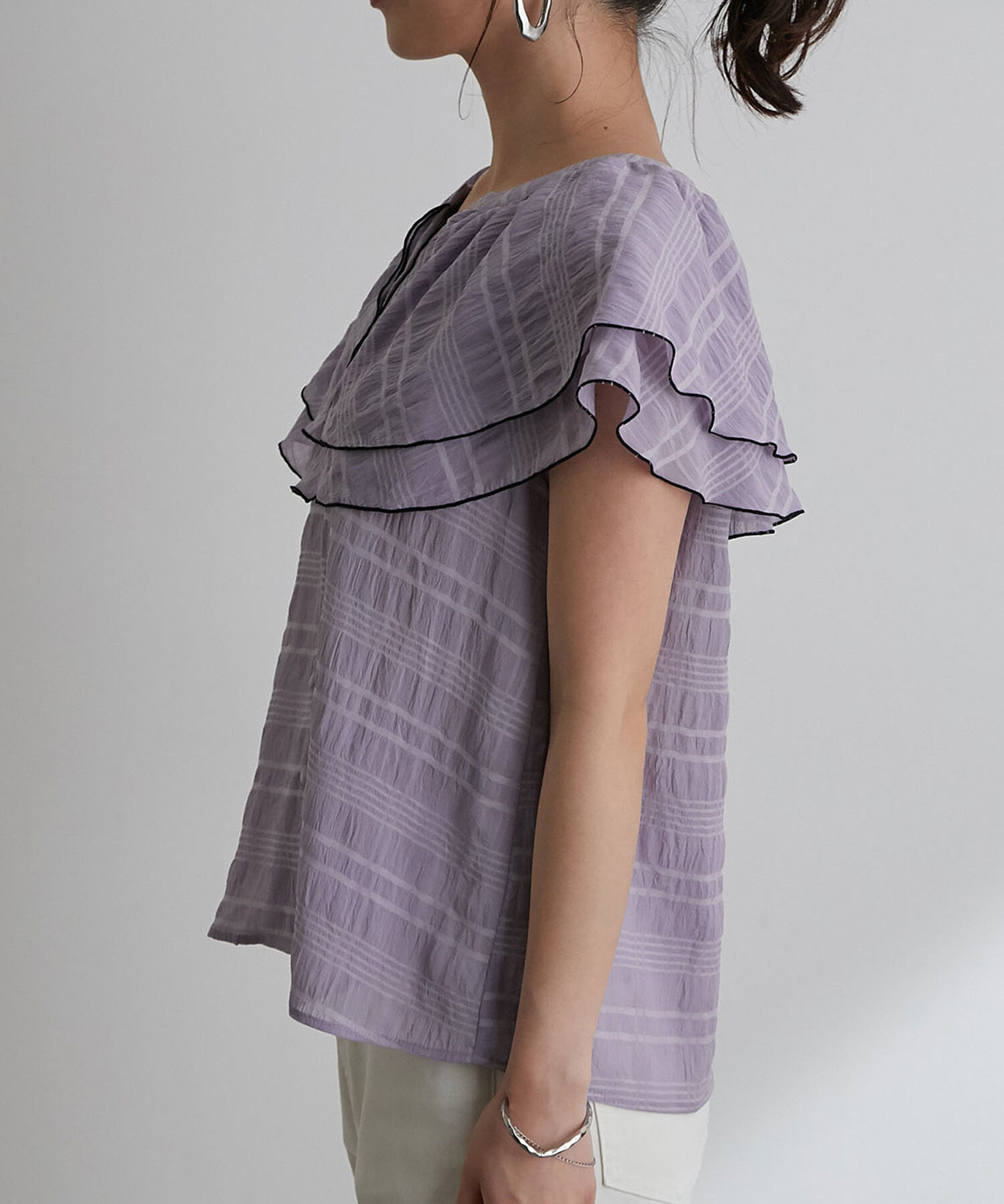 VIS「【WEB限定】ラッフルフリル配色メローブラウス」|シャツ・ブラウス|