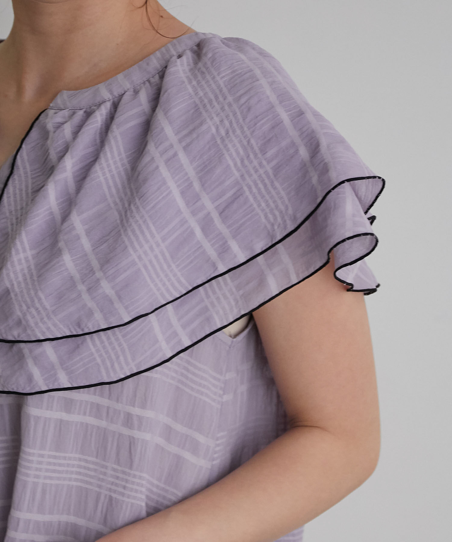 VIS「【WEB限定】ラッフルフリル配色メローブラウス」|シャツ・ブラウス|