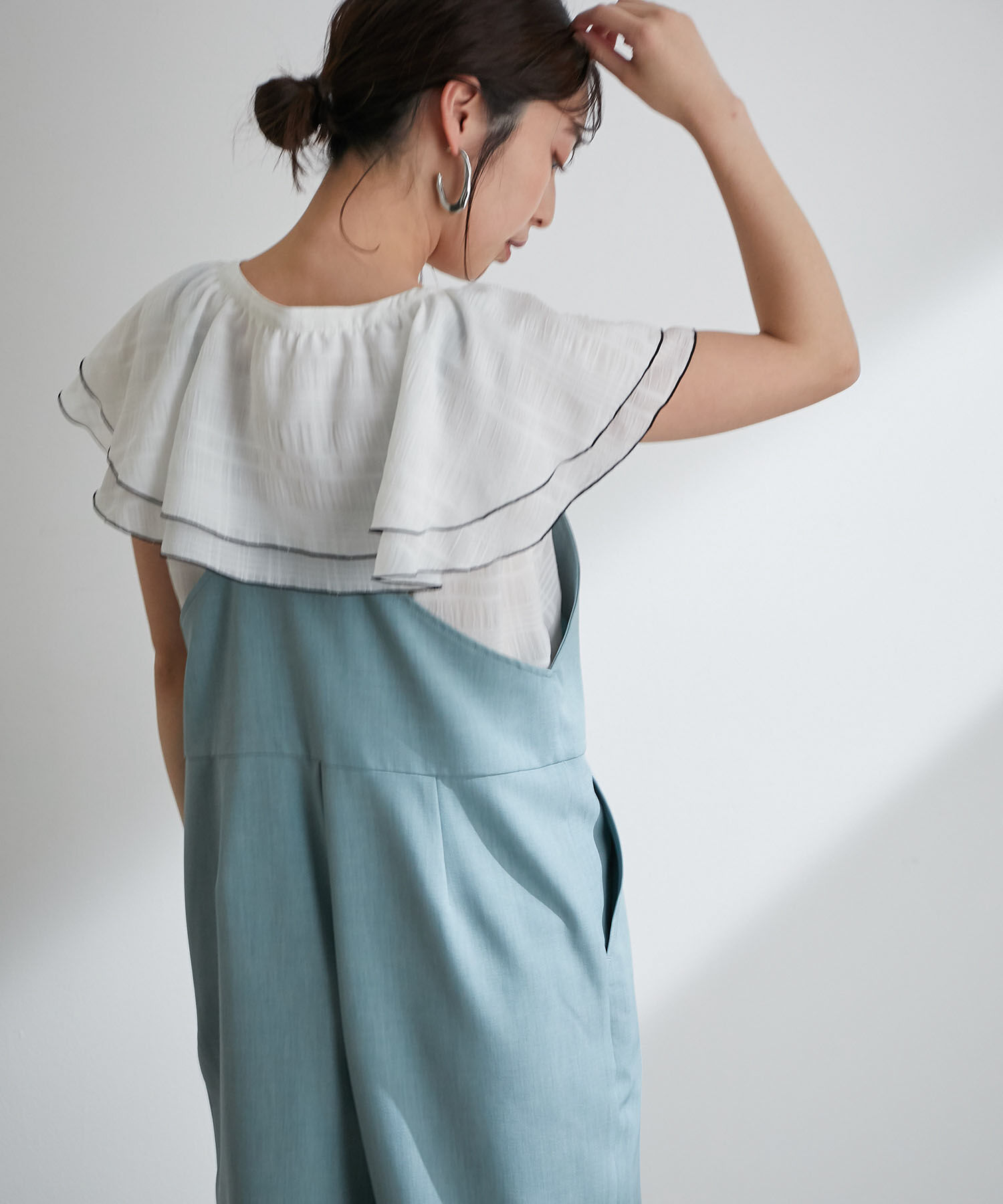 VIS「【WEB限定】ラッフルフリル配色メローブラウス」|シャツ・ブラウス|