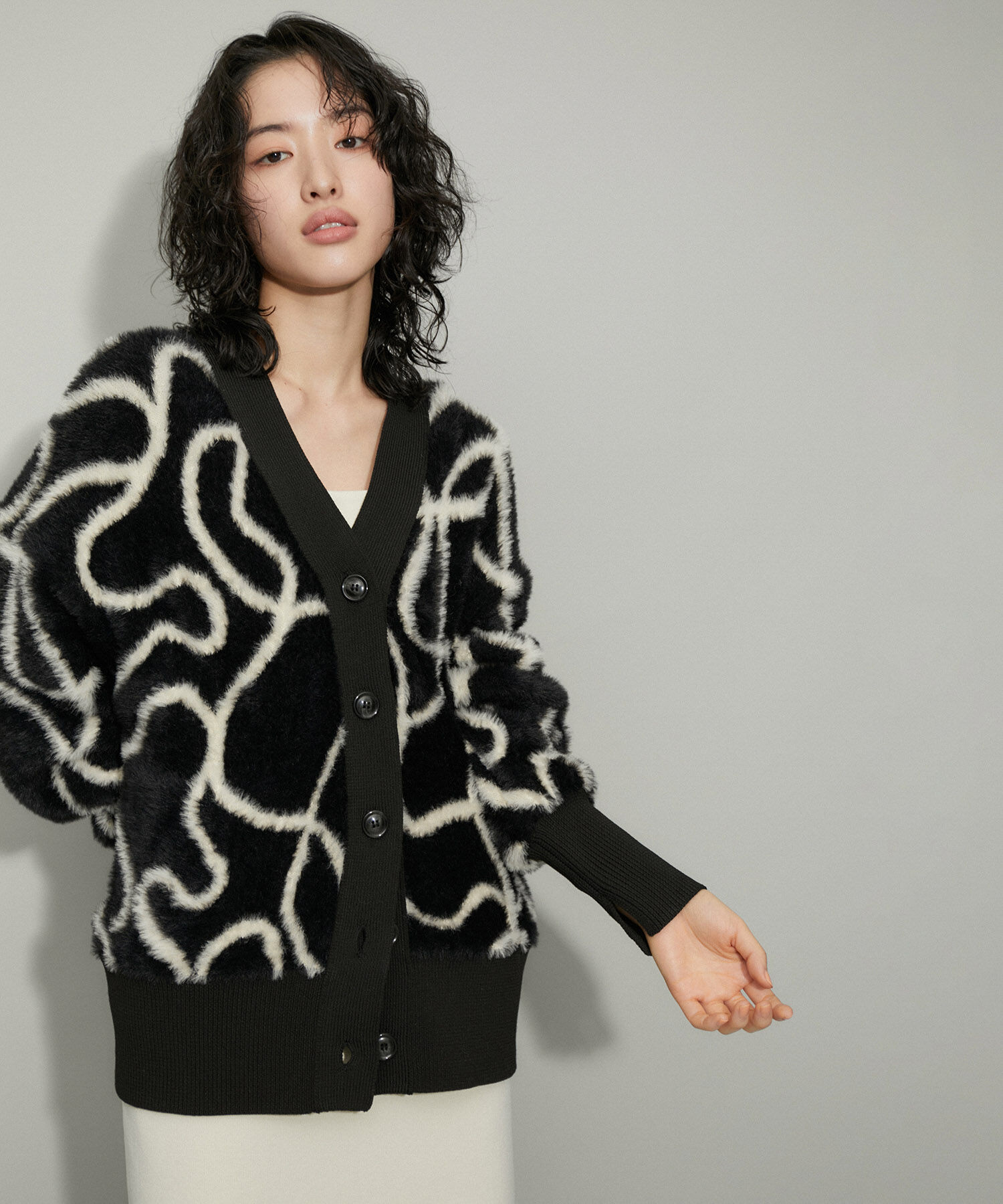 ADAM ET ROPE'「【WEB限定・新色追加】フェザーヤーンニットカーディガン」|カーディガン|