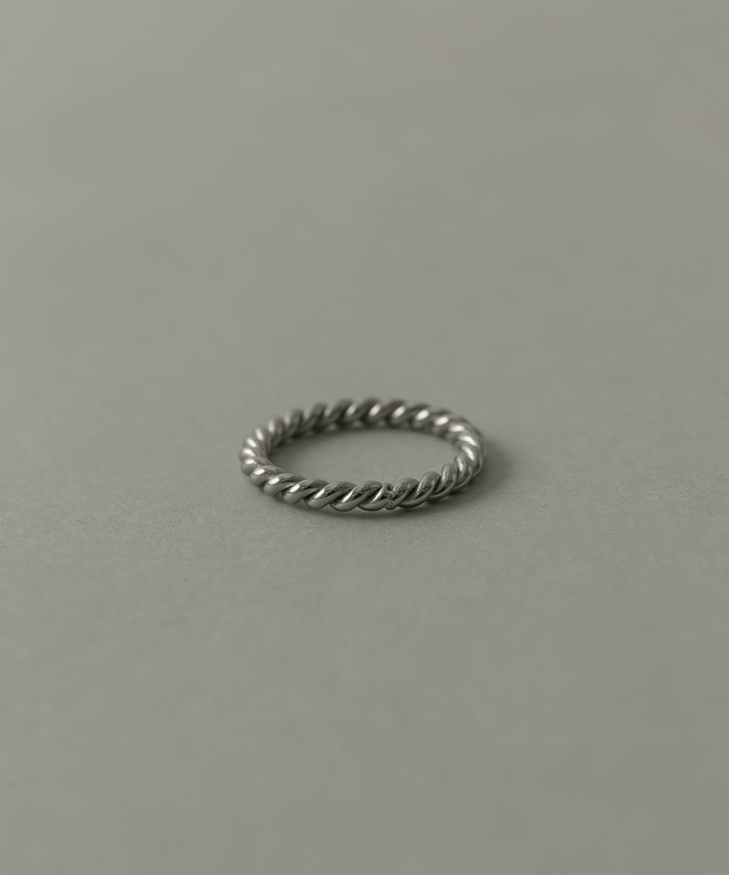 SMELLY「ステンレスツイストリング」|リング|