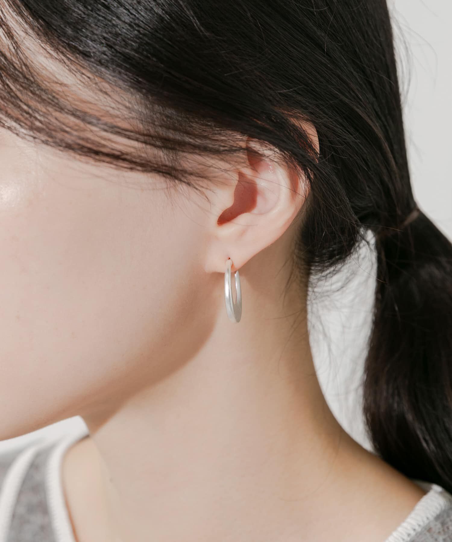 SMELLY「ラウンドエッジフープピアス」|ピアス|