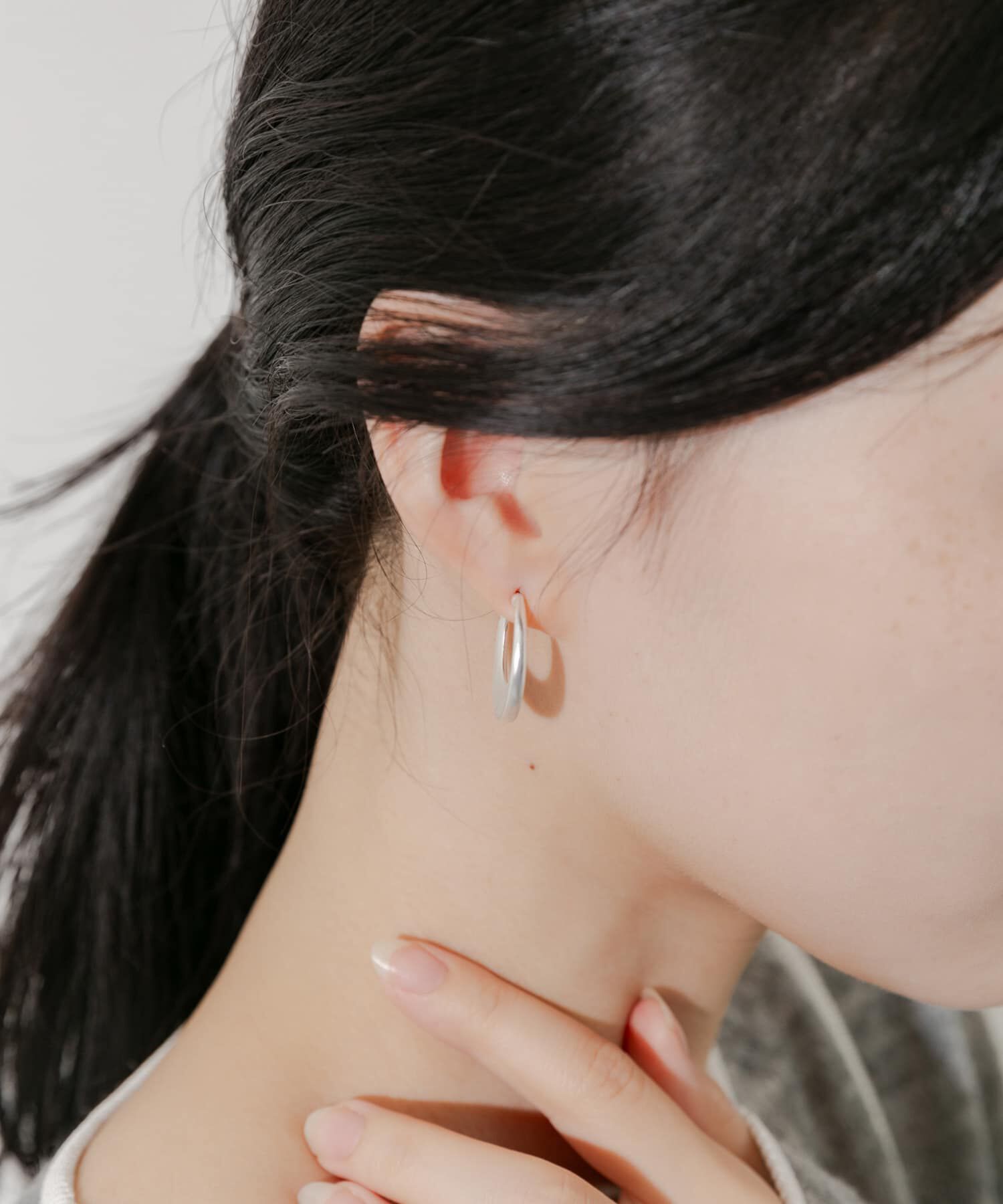 SMELLY「ラウンドエッジフープピアス」|ピアス|