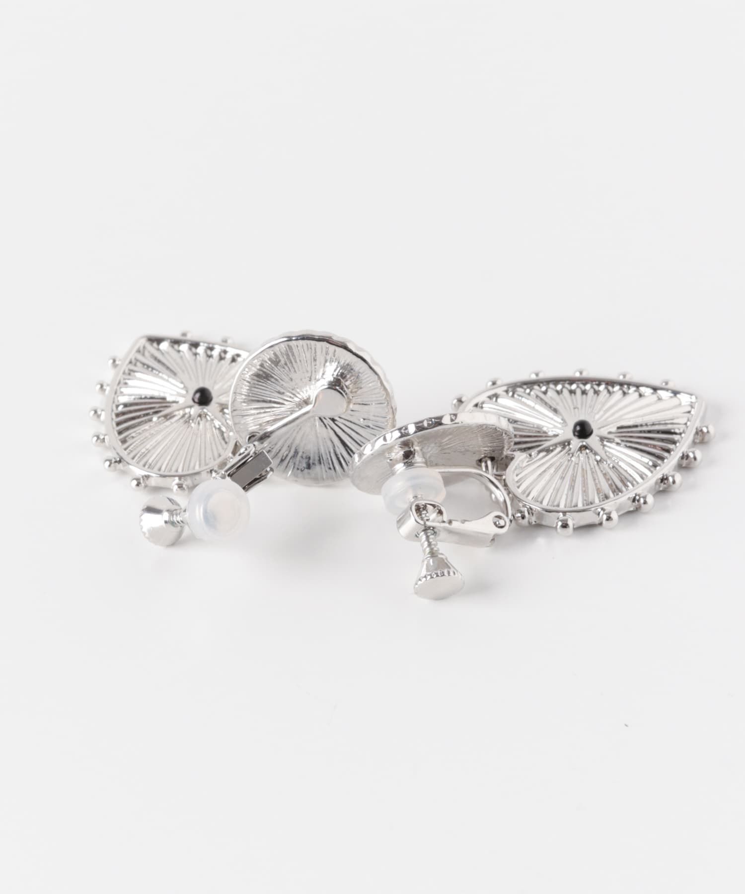 SMELLY「ハートコンチョイヤリング」|イヤリング|