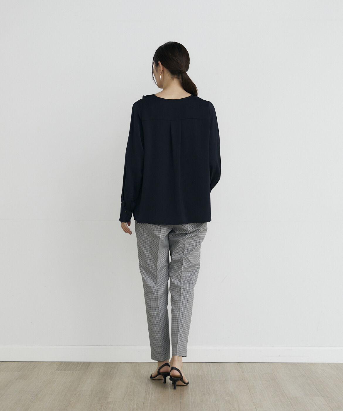 INED「《大きいサイズ》フロントフリルブラウス」|シャツ・ブラウス|