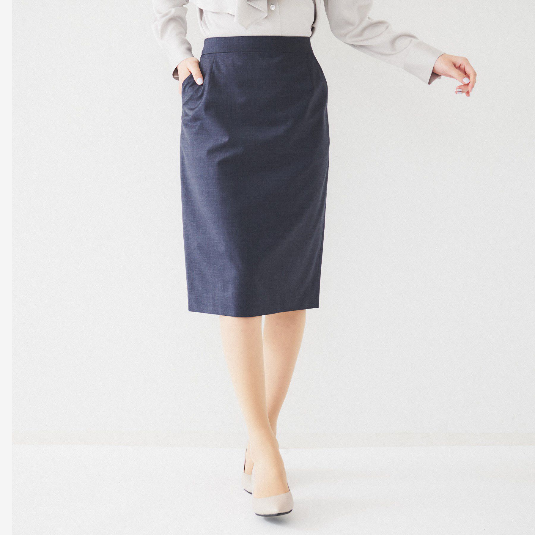 UNTITLED「【通勤スーツ】ウーステッド タイトスカート」|スカート|ブルー(093)