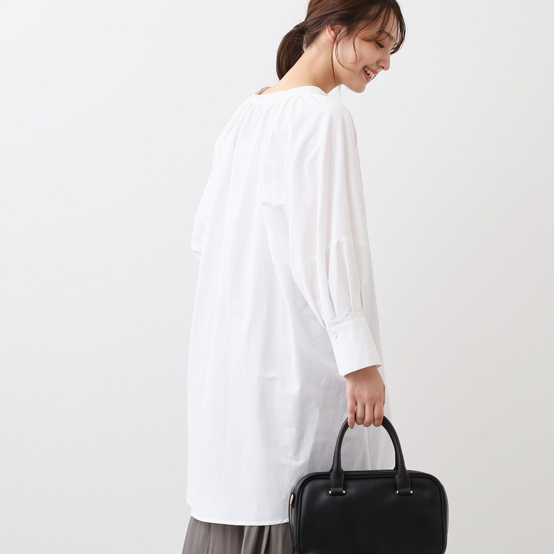 Reflect「【手洗い可】スキッパーネックチュニックブラウス」|シャツ・ブラウス|