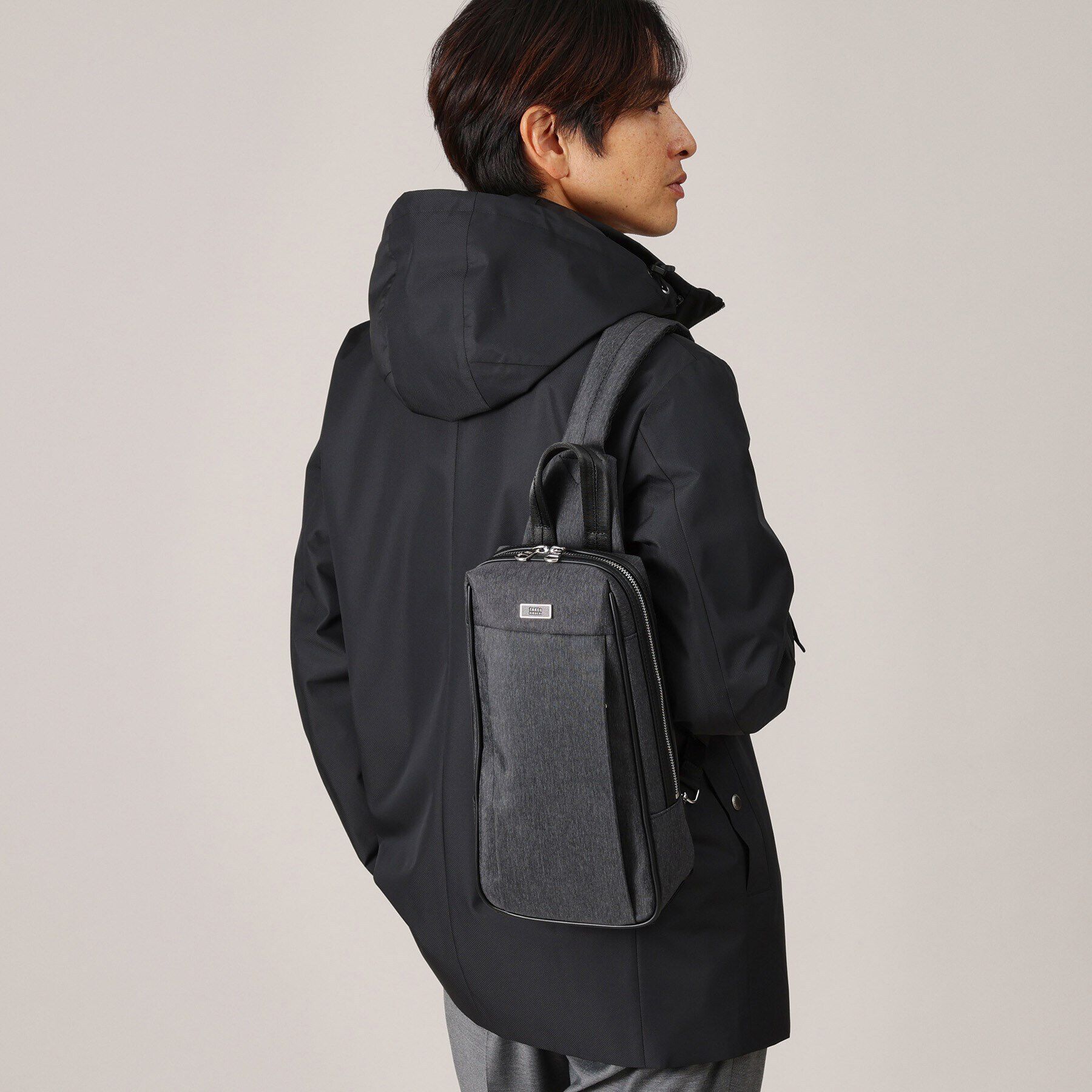 TAKEO KIKUCHI「ヘアラインスリム ワンショルダーバッグ」|ショルダー・メッセンジャー|